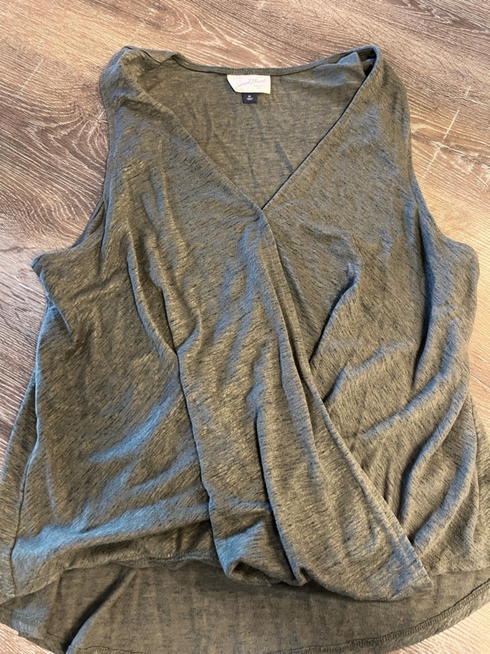 Universal Threads Sleeveless Cross-Front Camisole Army Green